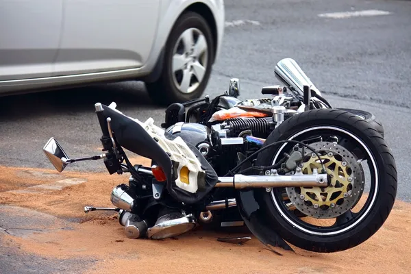 depositphotos_23343546-stock-photo-motorbike-accident-on-the-city